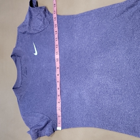 Nike Size XS "The Nike Tee" Dri-Fit, Heathered Purple, Short Sleeve T Shirt, EUC - Picture 6 of 11